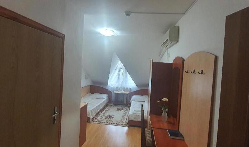 غرفة قياسية, Casa Boiereasca