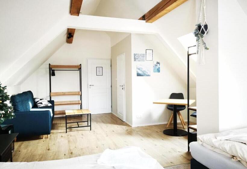 四人豪华间, Rock Inn