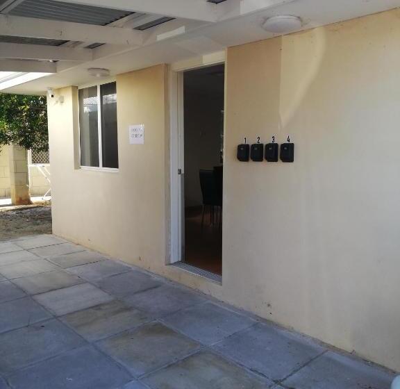 غرفة قياسية فردية, Bha