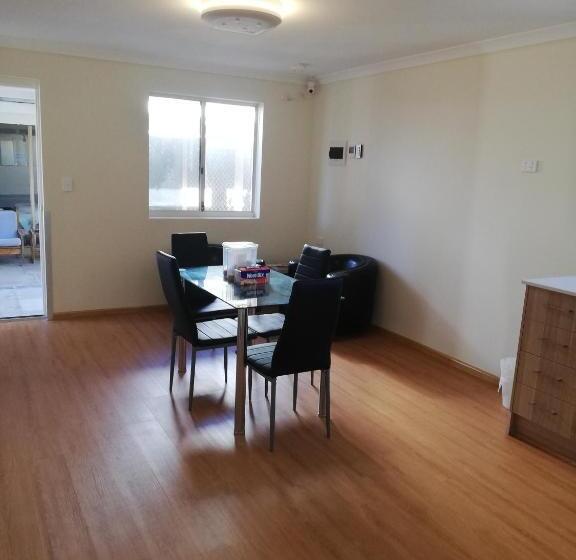 غرفة قياسية فردية, Bha