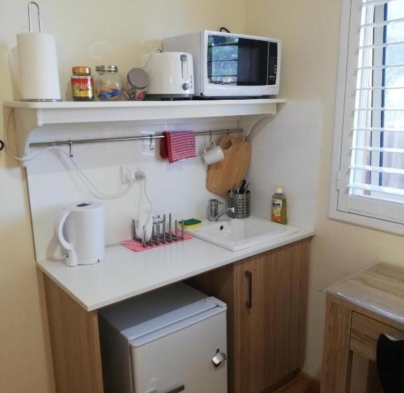 غرفة قياسية فردية, Bha