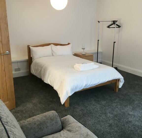 标准间, The Old Vicarage