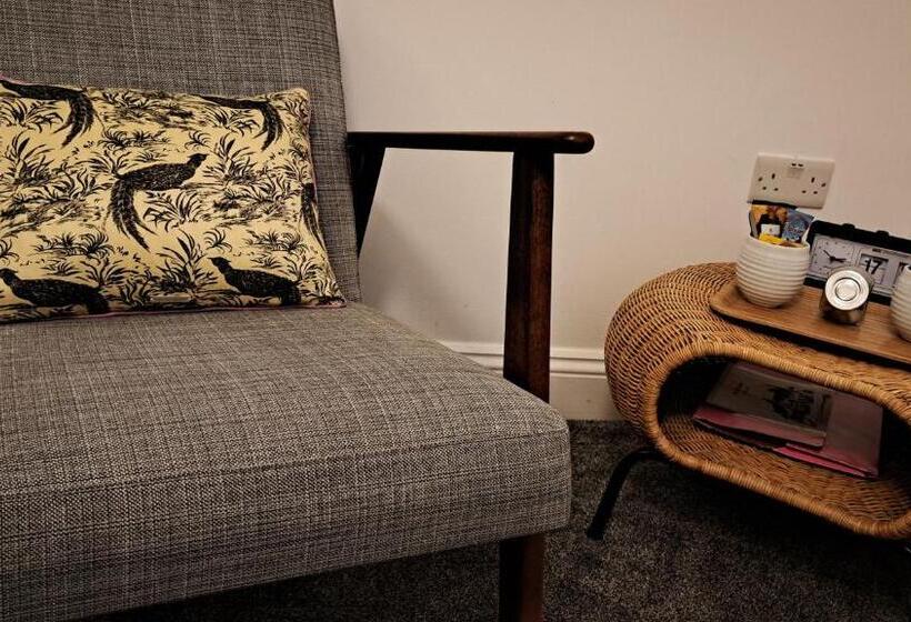 带大床的标准间, The Old Vicarage