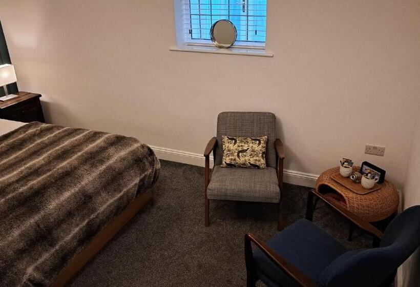 带2个卧室的标准洋房, The Old Vicarage