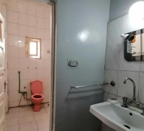 اتاق استاندارد سه نفره, Winji Guest House