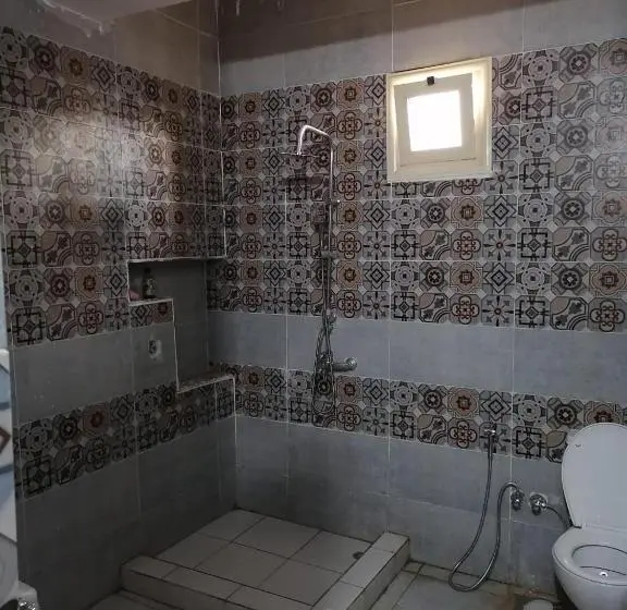 استودیوی استاندارد, Winji Guest House