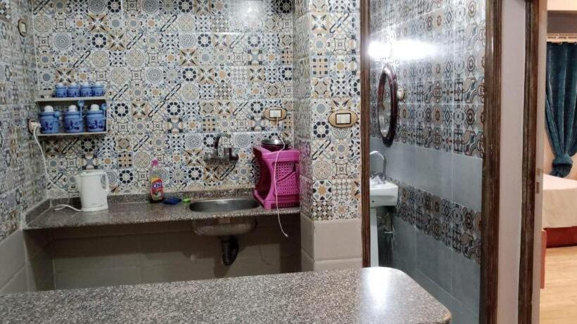 استودیوی استاندارد, Winji Guest House