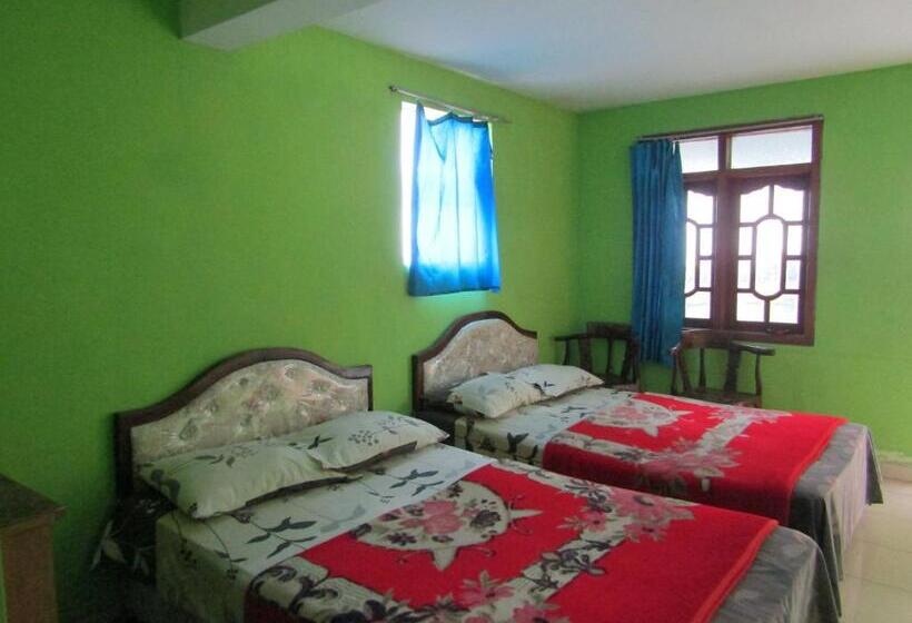 Семейный Номер, Penginapan Melati Sarangan