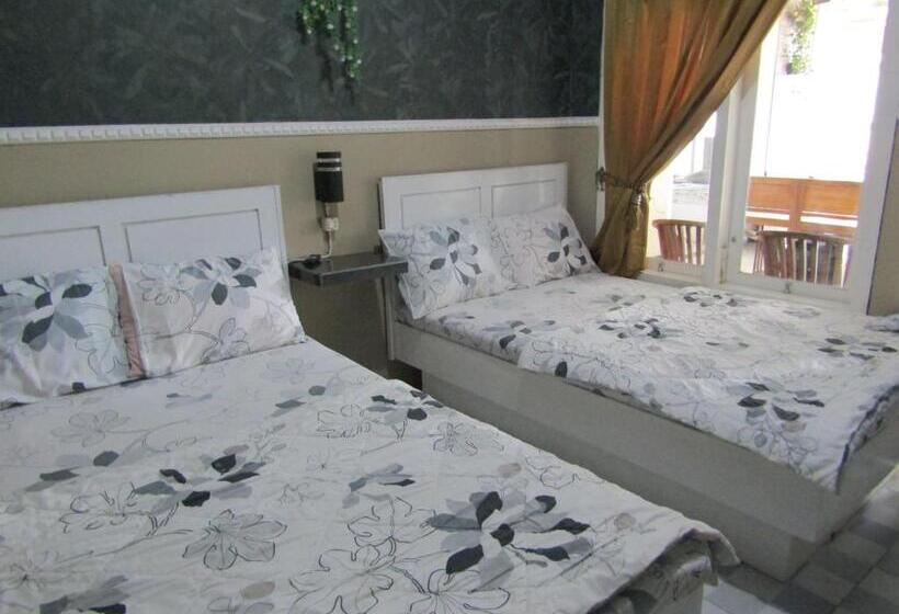 Семейный Номер, Penginapan Melati Sarangan