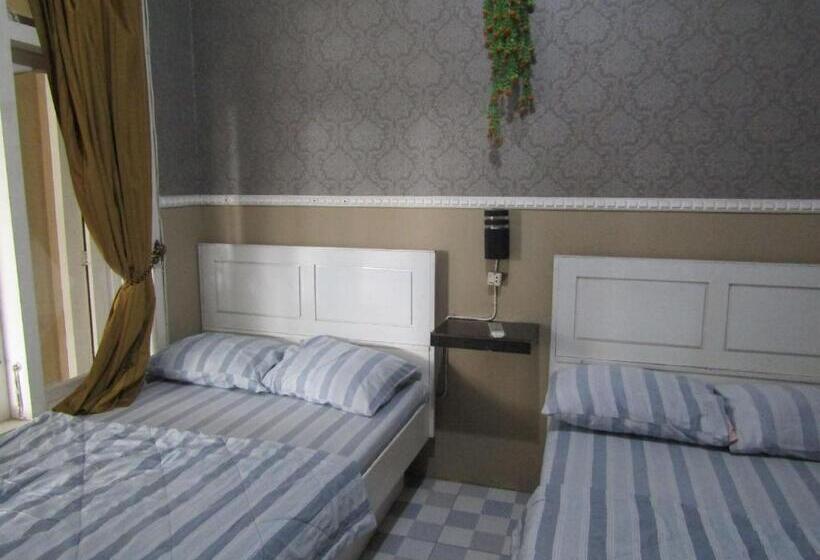 Quarto Familiar, Penginapan Melati Sarangan