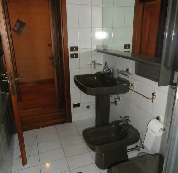 اتاق استاندارد سه نفره, House Dolcevita 30 Min Per Venezia