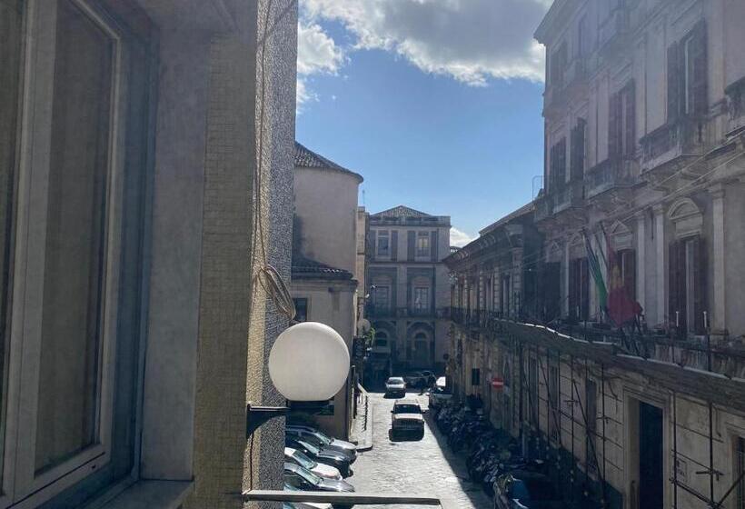 اتاق استاندارد چهار تخته, R&b Santa Nicolella