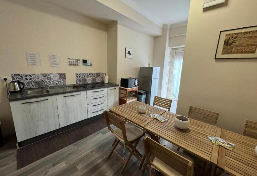 اتاق استاندارد با تخت بزرگ, R&b Santa Nicolella