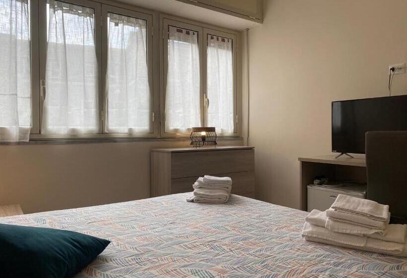 اتاق استاندارد با تخت بزرگ, R&b Santa Nicolella