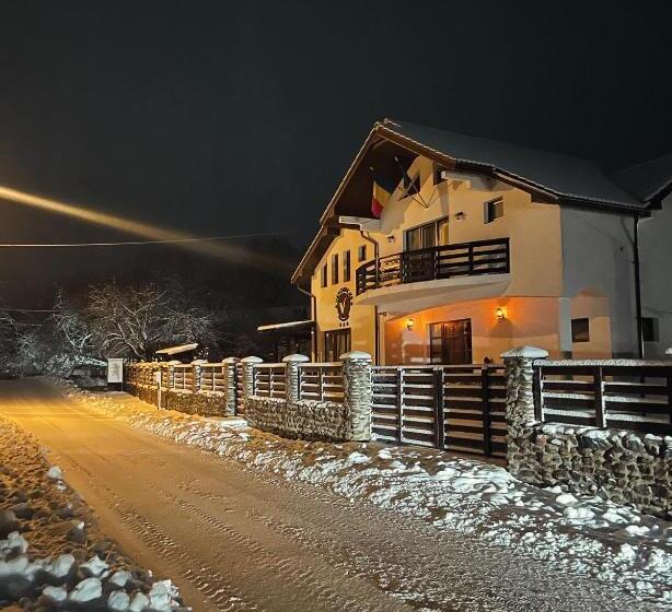 Standard-huone Parveke, Veronica’s Guesthouse