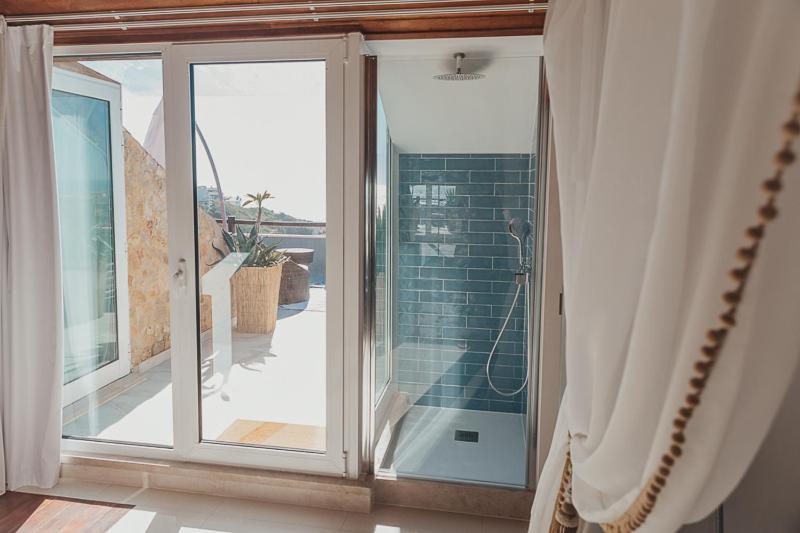 غرفة ديلوكس مطلّة علي البحر مزوَّدة بشُرفة, Joy Beach House