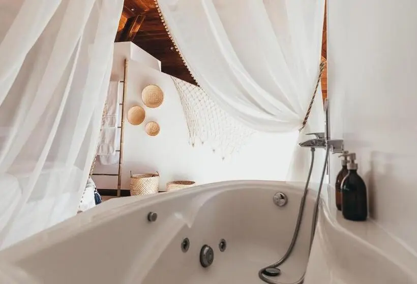 Deluxe-huone Merinäkymä Parveke, Joy Beach House