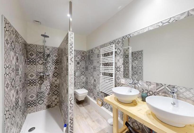 غرفة قياسية مع حمام خارجي, Les Terrisses   Chambres D Hôtes Avec Piscine