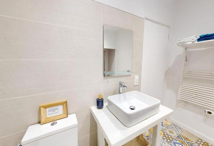 غرفة قياسية مع حمام خارجي, Les Terrisses   Chambres D Hôtes Avec Piscine