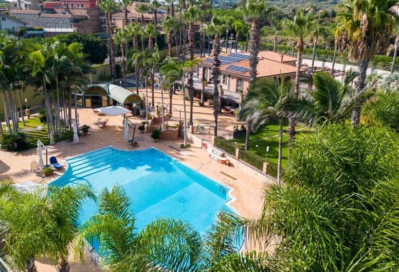 חדר משפחתי, Villa Grandiosa Fc