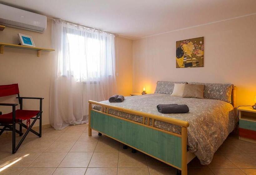 חדר משפחתי, Villa Grandiosa Fc