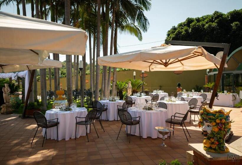 חדר סטנדרט נוף לבריכה, Villa Grandiosa Fc