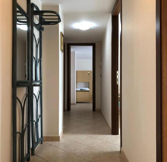 חדר משפחתי, Villa Grandiosa Fc