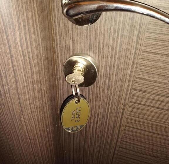 اتاق استاندارد با بالکن, Lion S