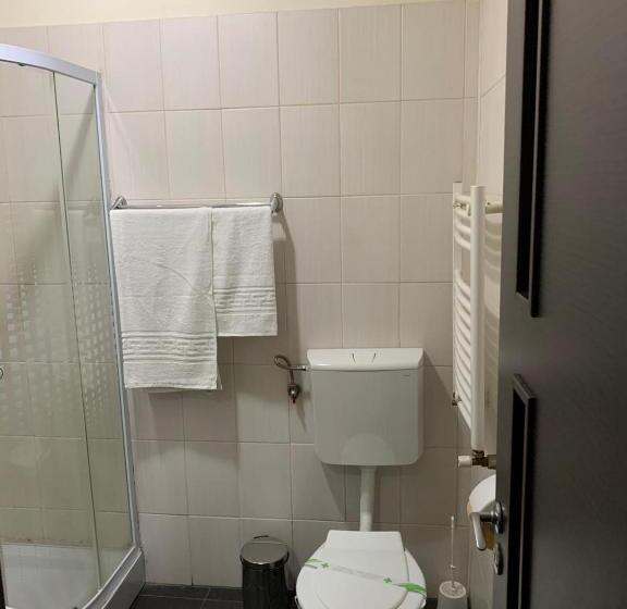 اتاق استاندارد با بالکن, Lion S