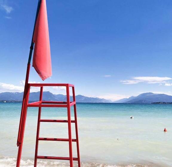 Дом 3 Спальни, Casa Sebina   Your Design Home On The Lake   3 Bathrooms 3 Bedrooms