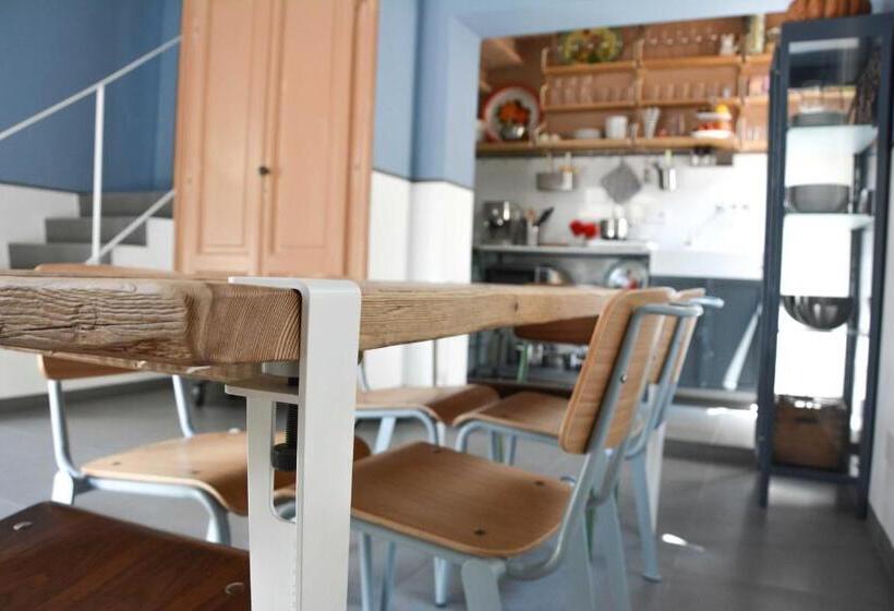 Дом 3 Спальни, Casa Sebina   Your Design Home On The Lake   3 Bathrooms 3 Bedrooms