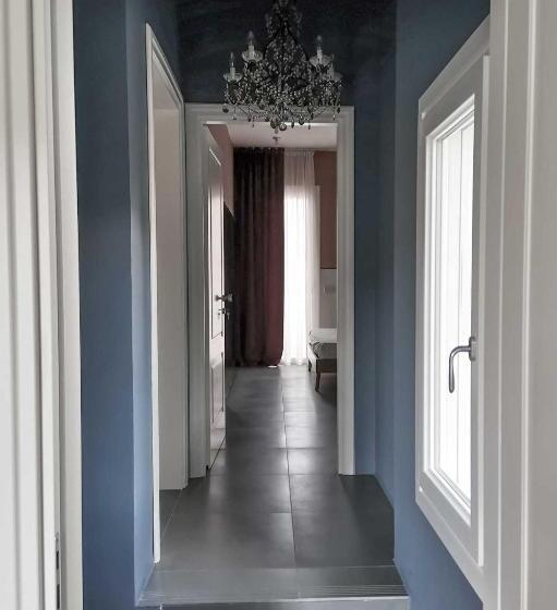 Дом 3 Спальни, Casa Sebina   Your Design Home On The Lake   3 Bathrooms 3 Bedrooms