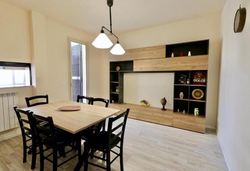 Четырехместный Номер Стандарт, Triskele