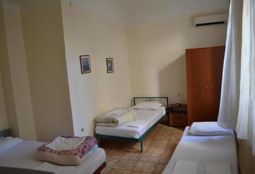 اتاق استاندارد سه نفره, Argo