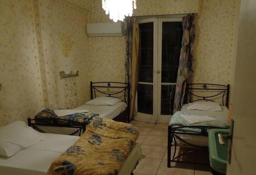 공동 객실, Athens House