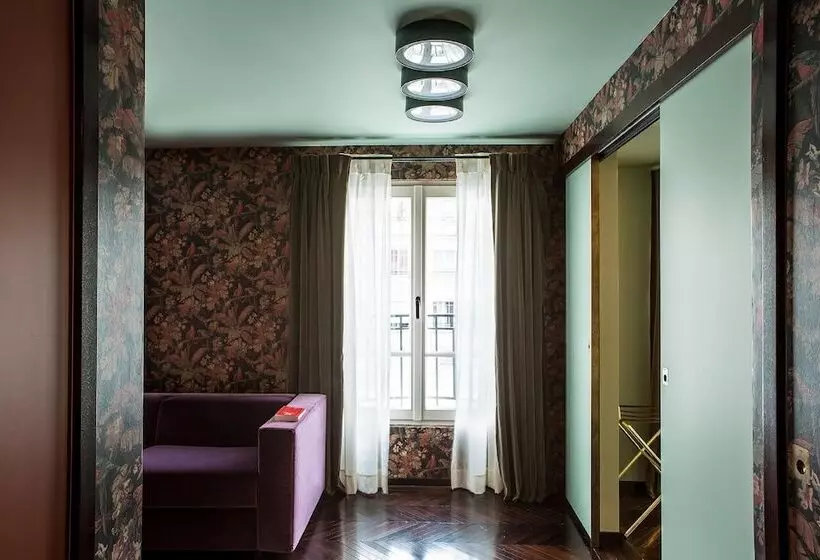سوئیت با بالکن, Hôtel Du Rond Point Des Champs élysées   Esprit De France