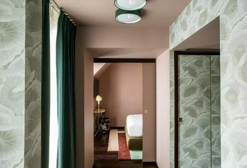 سوئیت با بالکن, Hôtel Du Rond Point Des Champs élysées   Esprit De France