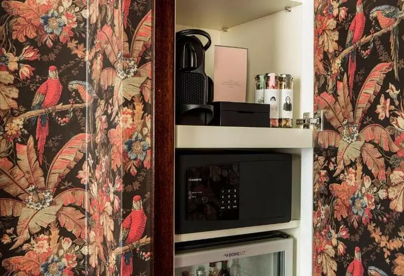 سوئیت با بالکن, Hôtel Du Rond Point Des Champs élysées   Esprit De France