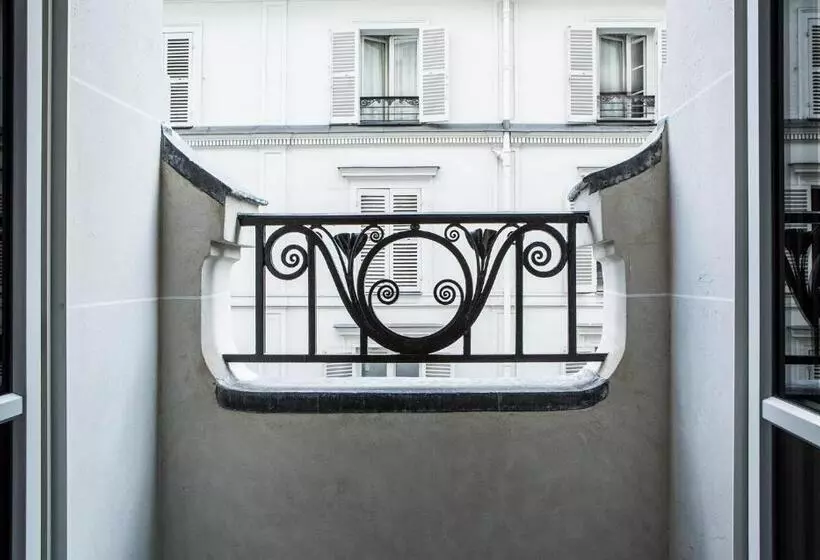 سوئیت با بالکن, Hôtel Du Rond Point Des Champs élysées   Esprit De France