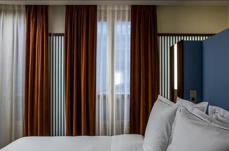 デラックスルーム, Hôtel Du Rond Point Des Champs élysées   Esprit De France