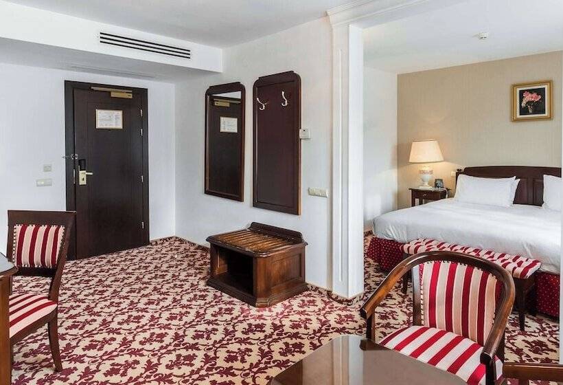 جناح جونيور, Hilton Sibiu