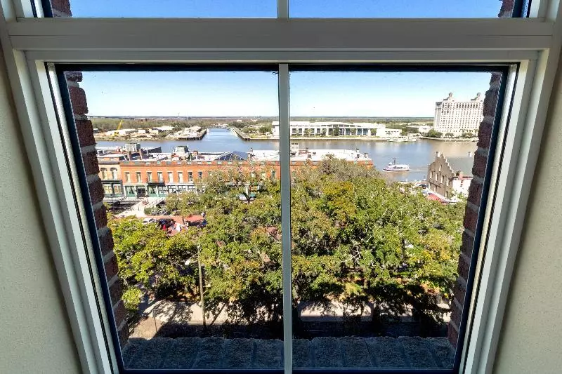 キングサイズベッドのスタンダードルーム, Holiday Inn Express Savannah   Historic District