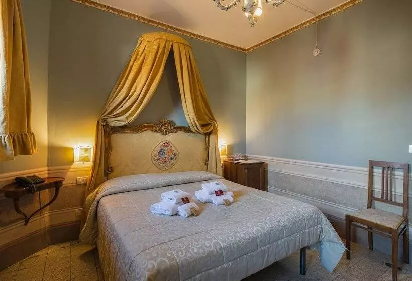 シティビューのダブルベッドスタンダードルーム, I Portici Hotel   Residenza D Epoca