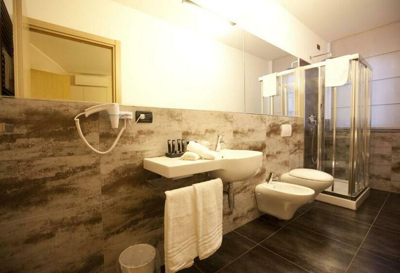 غرفة قياسية فردية, La Meridiana