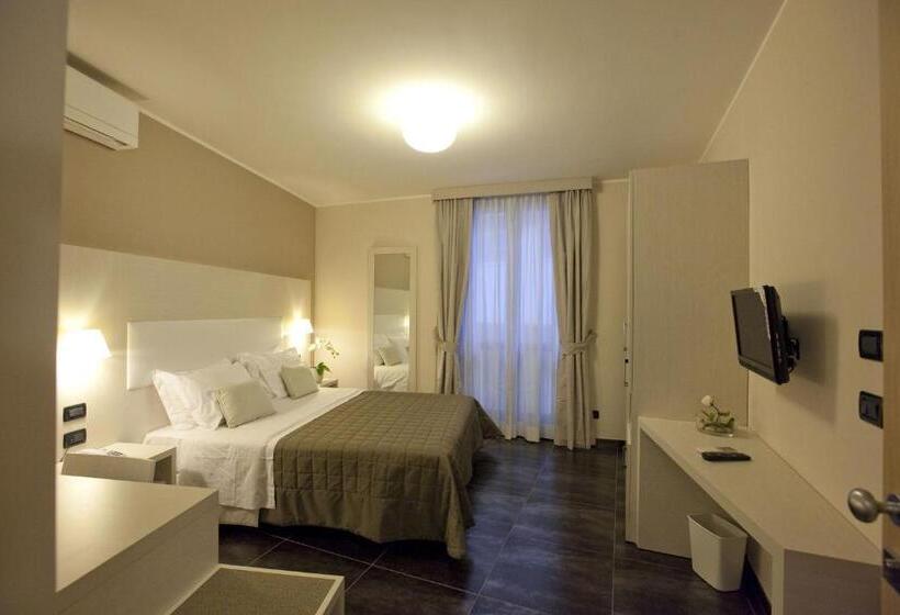 غرفة قياسية, La Meridiana