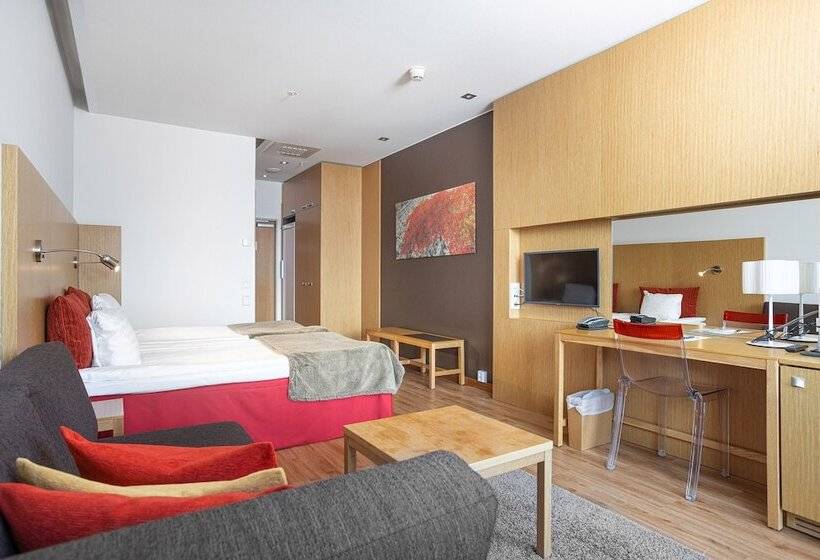 غرفة قياسية, Levi Panorama