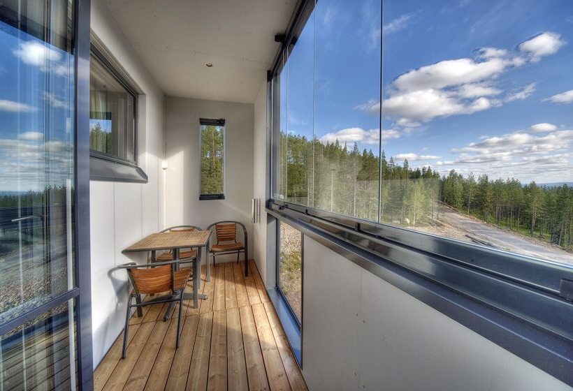 جناح جونيور, Levi Panorama