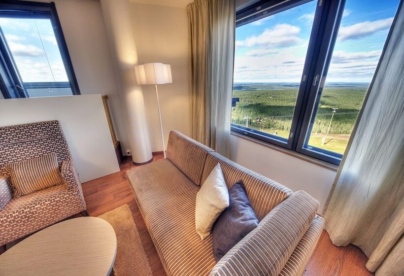 جناح جونيور, Levi Panorama