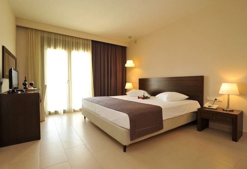 اتاق اساندارد با چشم‌انداز جانبی به دریا, Porto Plaza