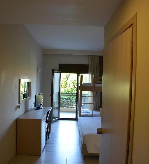 اتاق استاندارد چهار تخته, Porto Plaza